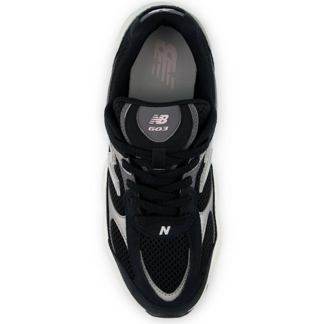 Top of New Balance Women&