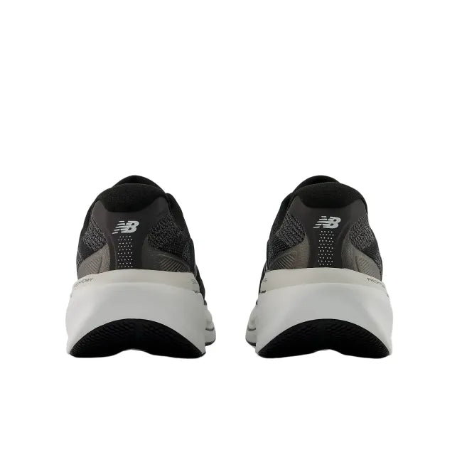 Heel view of New Balance 860 V15 women&