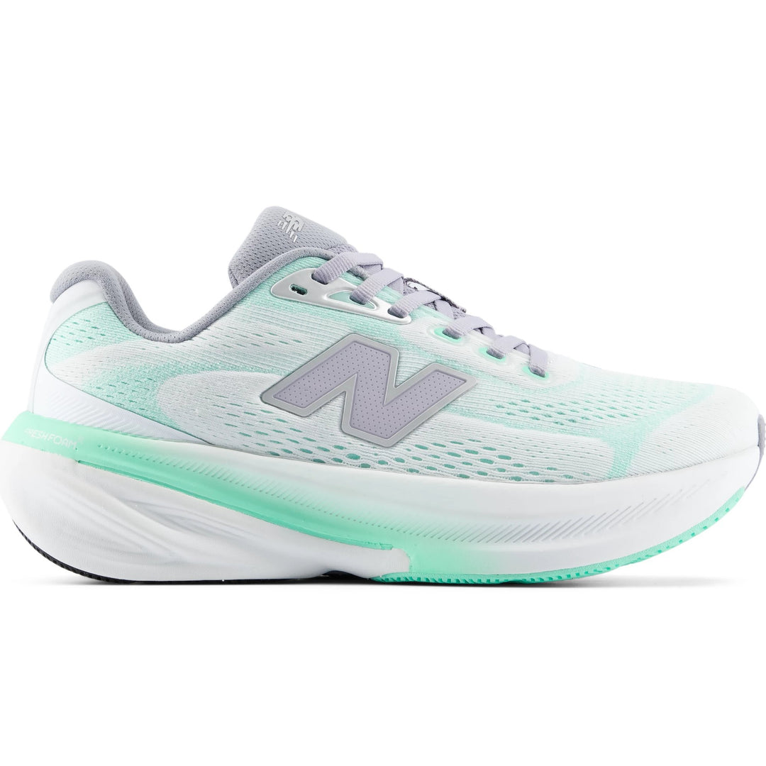 Side of New Balance Women&
