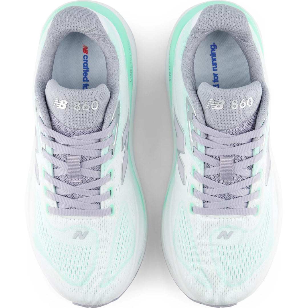 Top of New Balance Women&