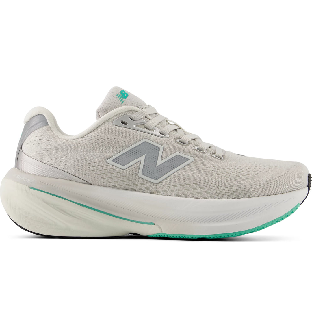Side of New Balance Women&