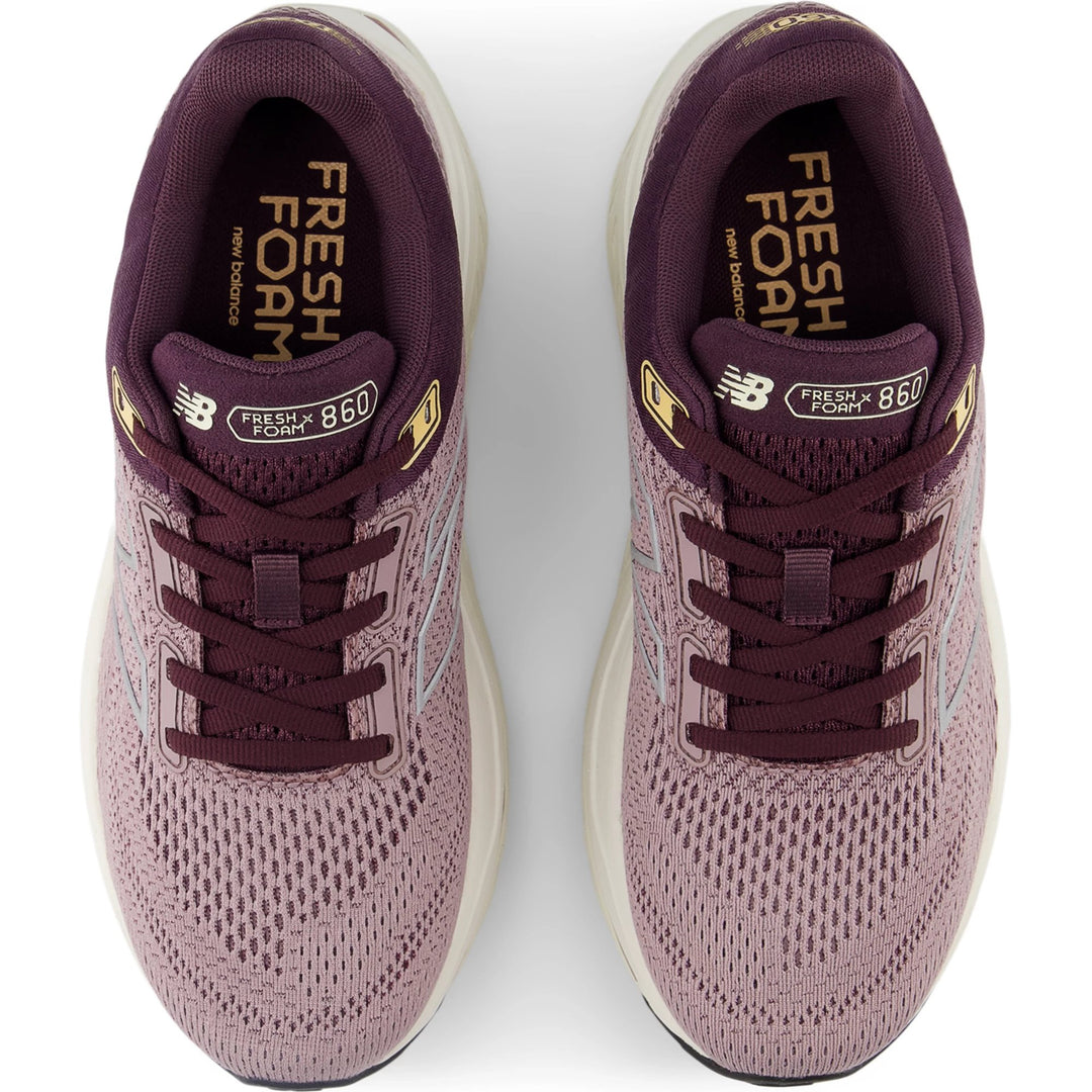 Top of New Balance Women&