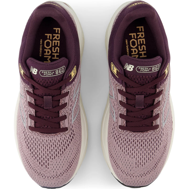 Top of New Balance Women&