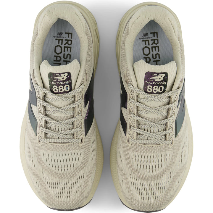 Top of New Balance Women&