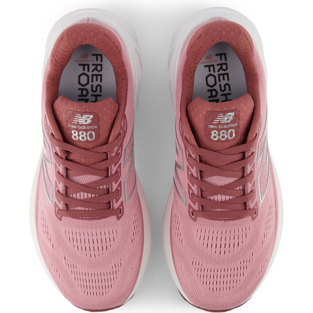 Top of New Balance Women&