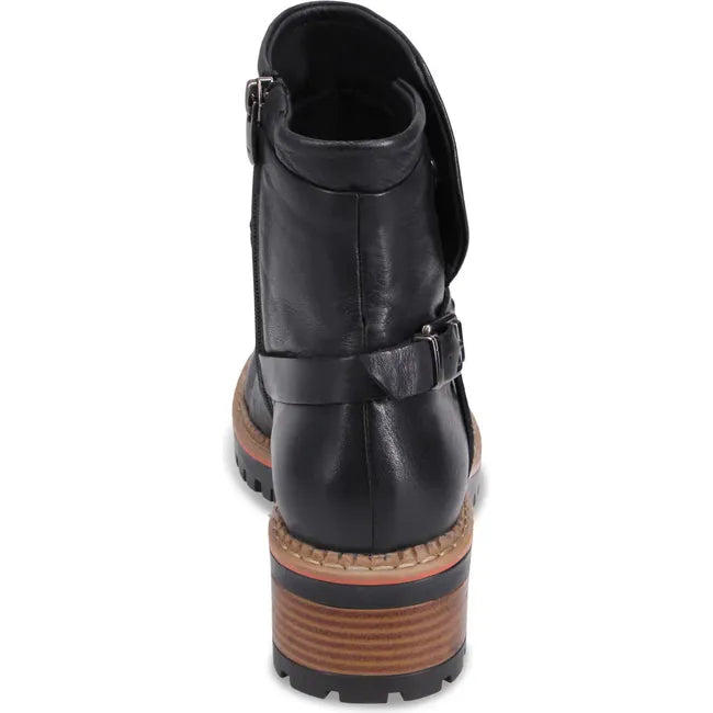 Heel of Women's Biza Wanda Boot in black leather with tan midsole and brown block heel