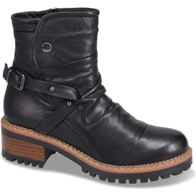 Front angled view of Women&