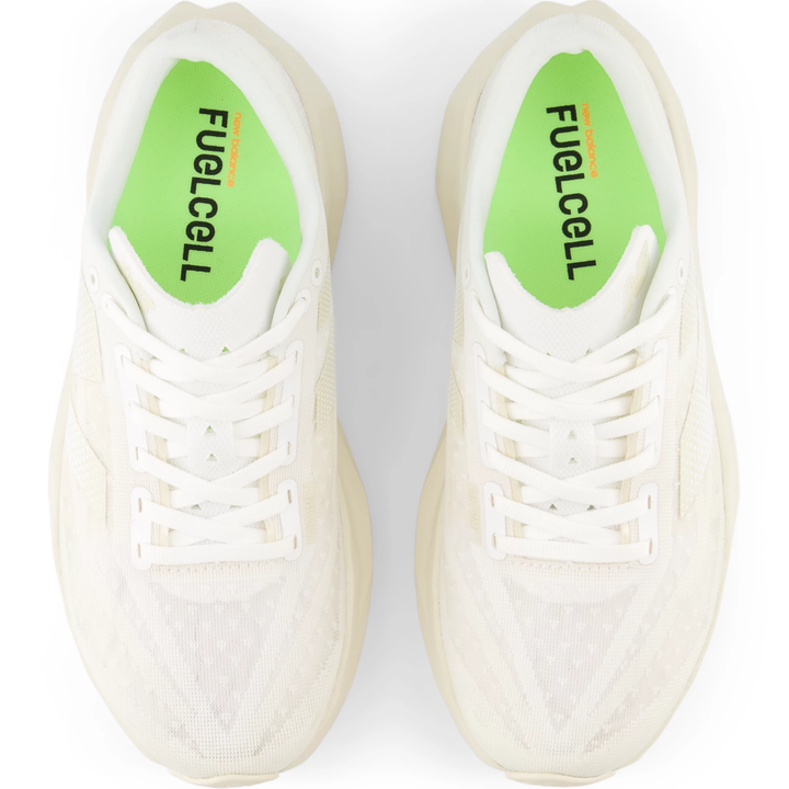 Top of New Balance Women&