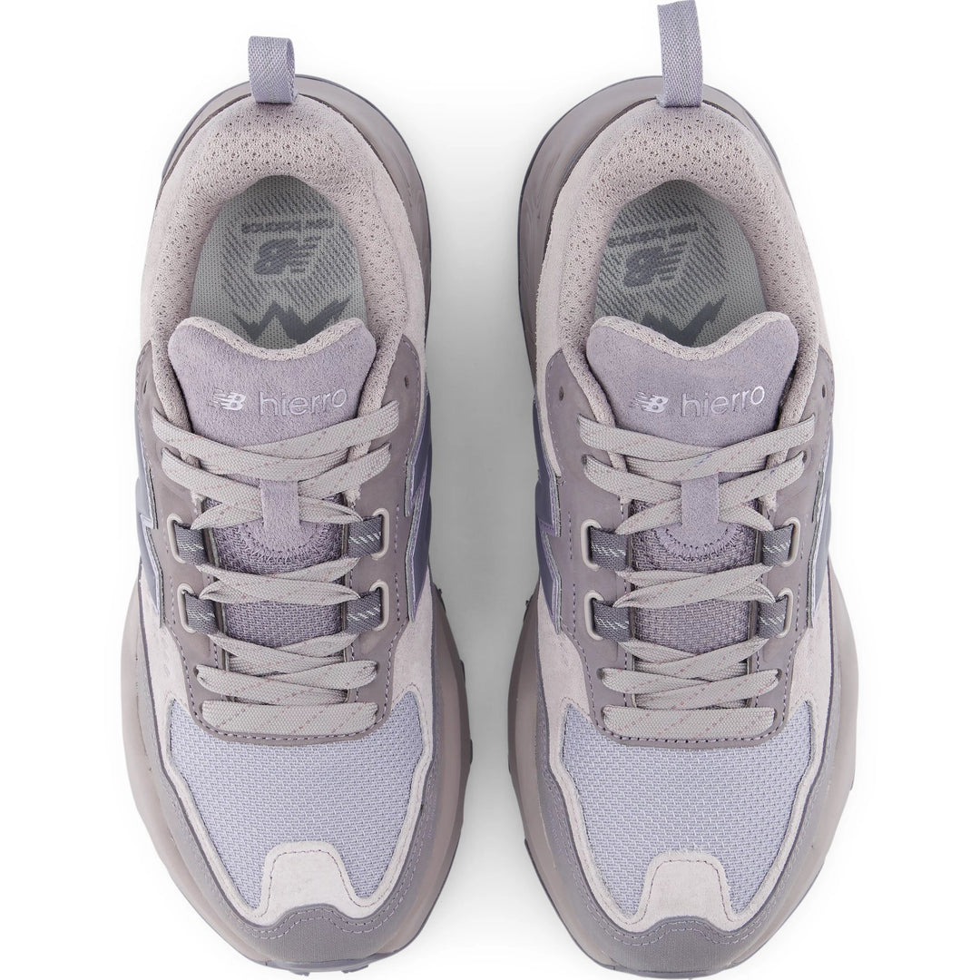 Top of New Balance Women&