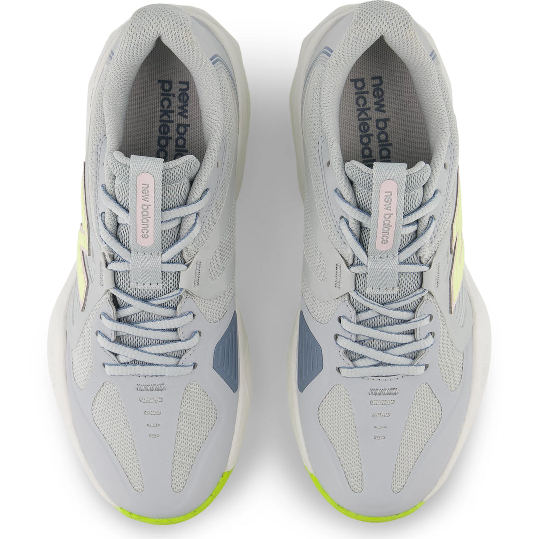 Top of New Balance Women&