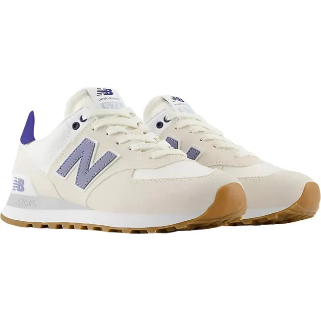 Pair of New Balance Women&
