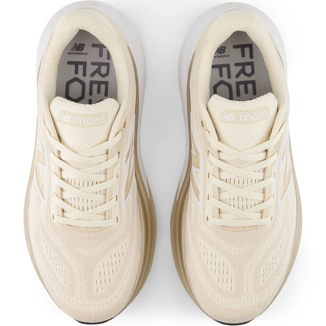 Top of New Balance Women&