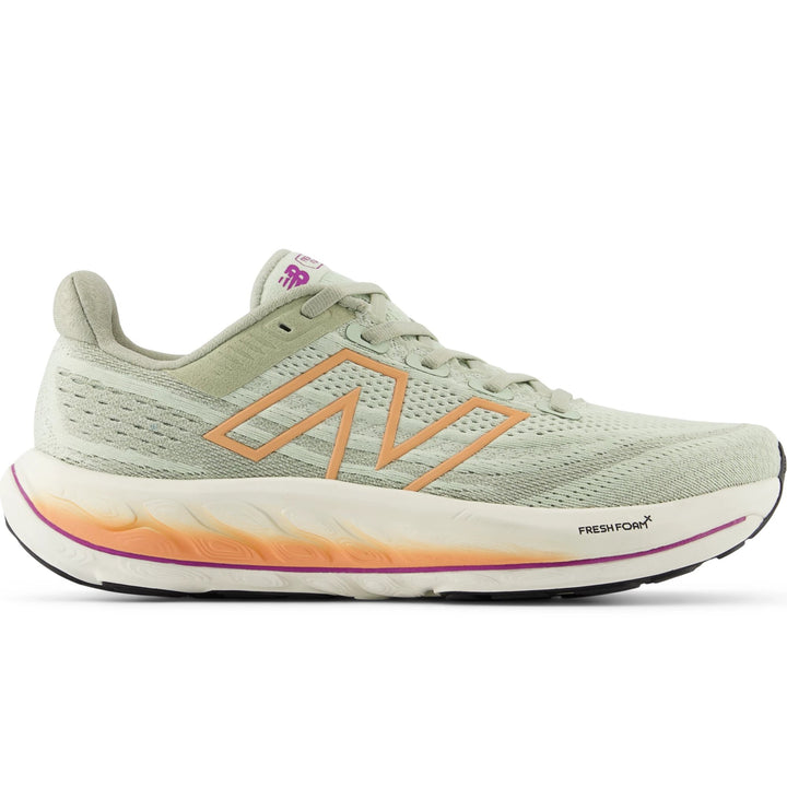 Side of New Balance Women&