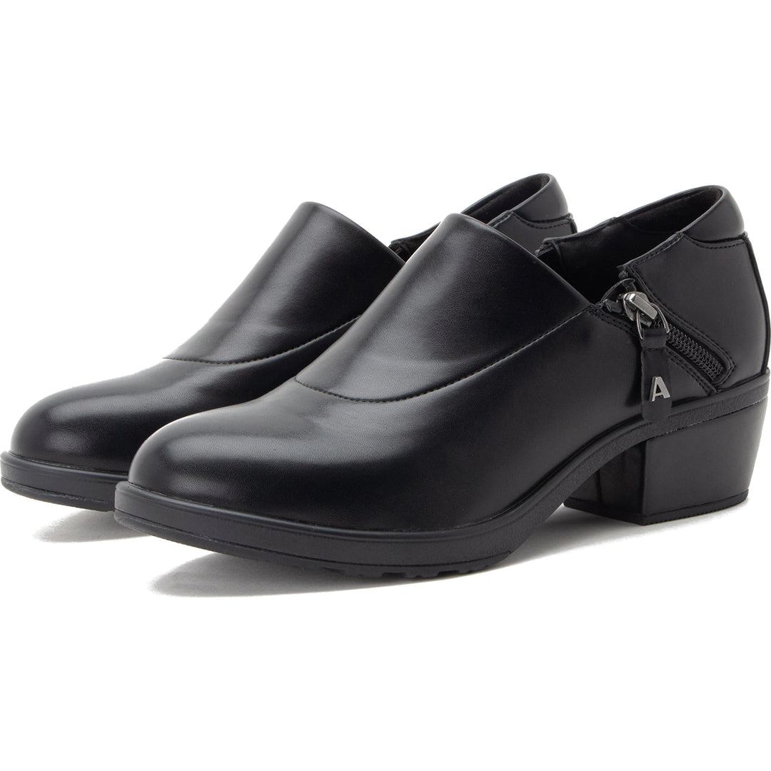 Alegria Women's Wynne Shootie in Black, front view