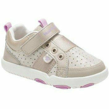 Front angled view of Kids Hush Puppies Jesse in Champagne with velcro strap and pink accents