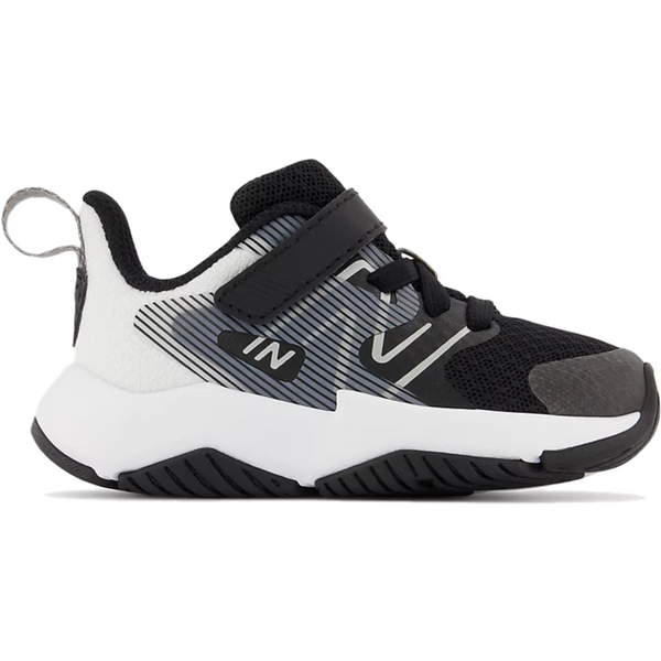 runrunmamaページ New Balance Kids' Rave Run V2 Top Strap Running Shoe (Infant